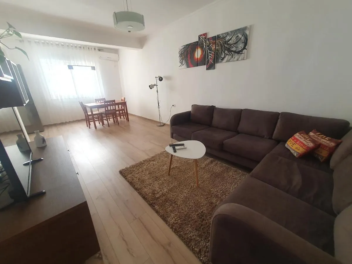Apartment In The Heart Of Tirana , Bllok